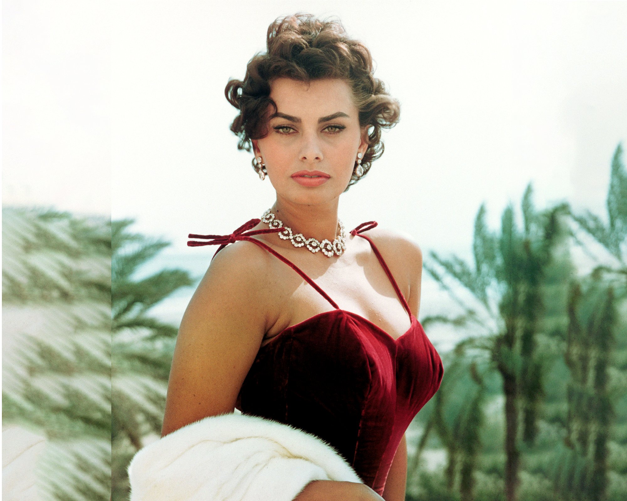 Sophia Loren: Her past, the men and her mesmerising return to screen - WOMAN