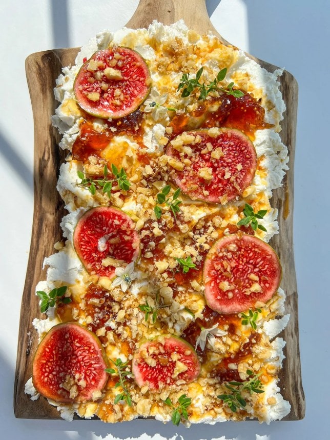 butter board ideas- figs, honey, nuts and herbs. 