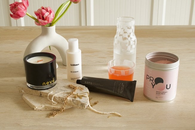 Chatty Chums Body is a Temple Box with candles, body products and marine collagen supplements. 