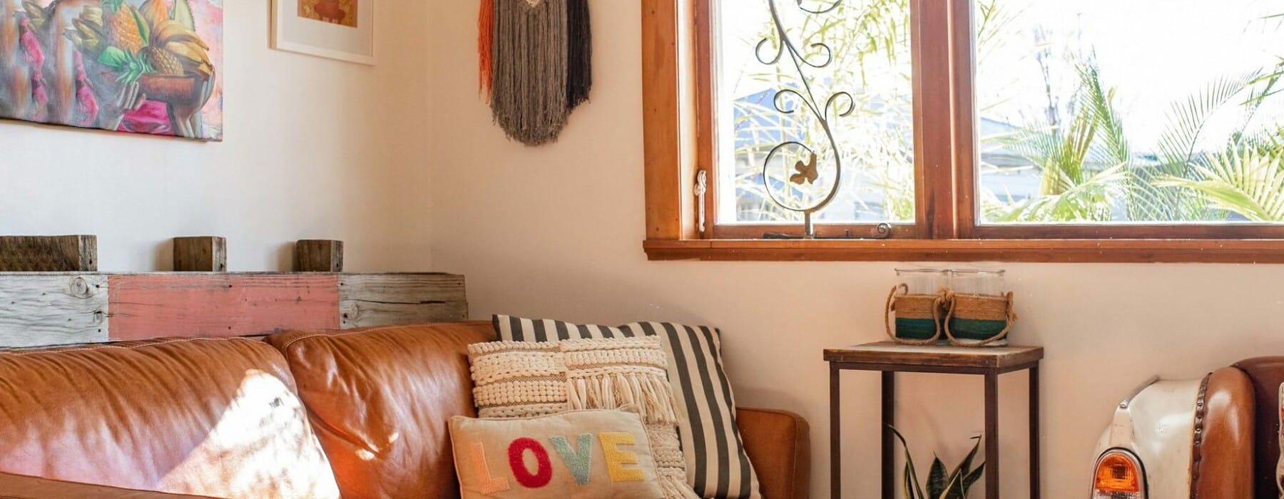 Couch-Napier-cottage-scaled