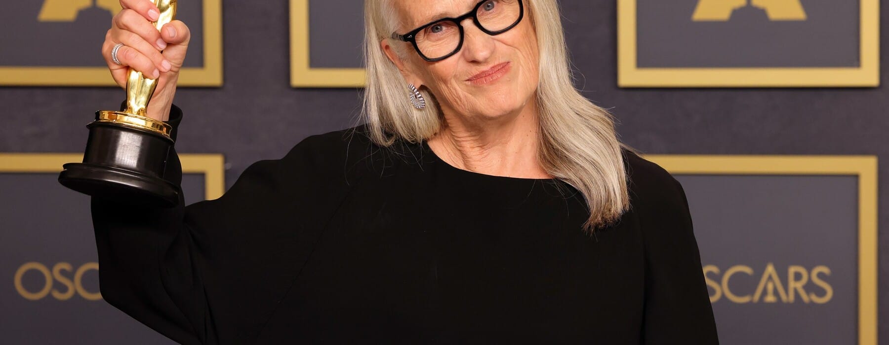 Film director Jane Campion holding her Academy Award