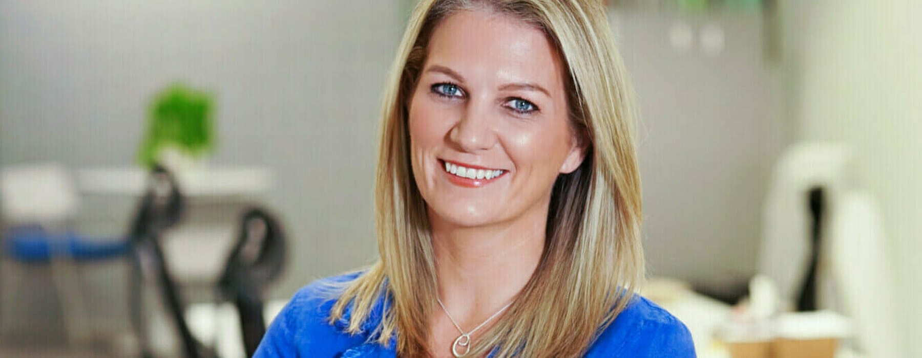 Head-Shot-Laura-Houldsworth